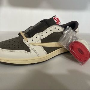 Nike Travis Scott Reverse Mochas size 11, brand new